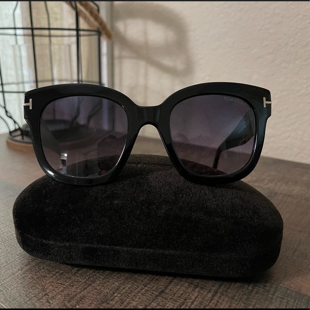 Tom Ford Beatrix sunglasses 52mm